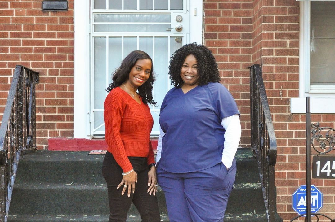 Coach Franja Meeks and Erica Beal (R) outside Beal's Chicago home Coach Franja Meeks and Erica Beal (R) outside Beal's Chicago home