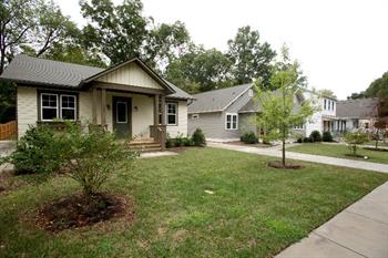 Row of houses at Elizabeth Heights Newly built homes in Elizabeth Heights