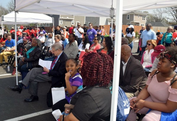 Mayor Steve Schewel with crowd at ABC Center grand opening