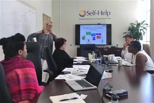 Tera Johnson leads a Financial Management session at Self-Help for entrepreneurs in food-related industries.