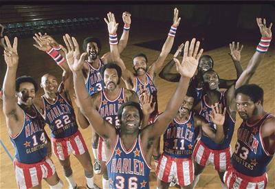 Meadowlark Lemon - Globetrotters group shot - color