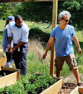 Self-Helpers at the Hub Farm Self-Helpers at the Hub Farm